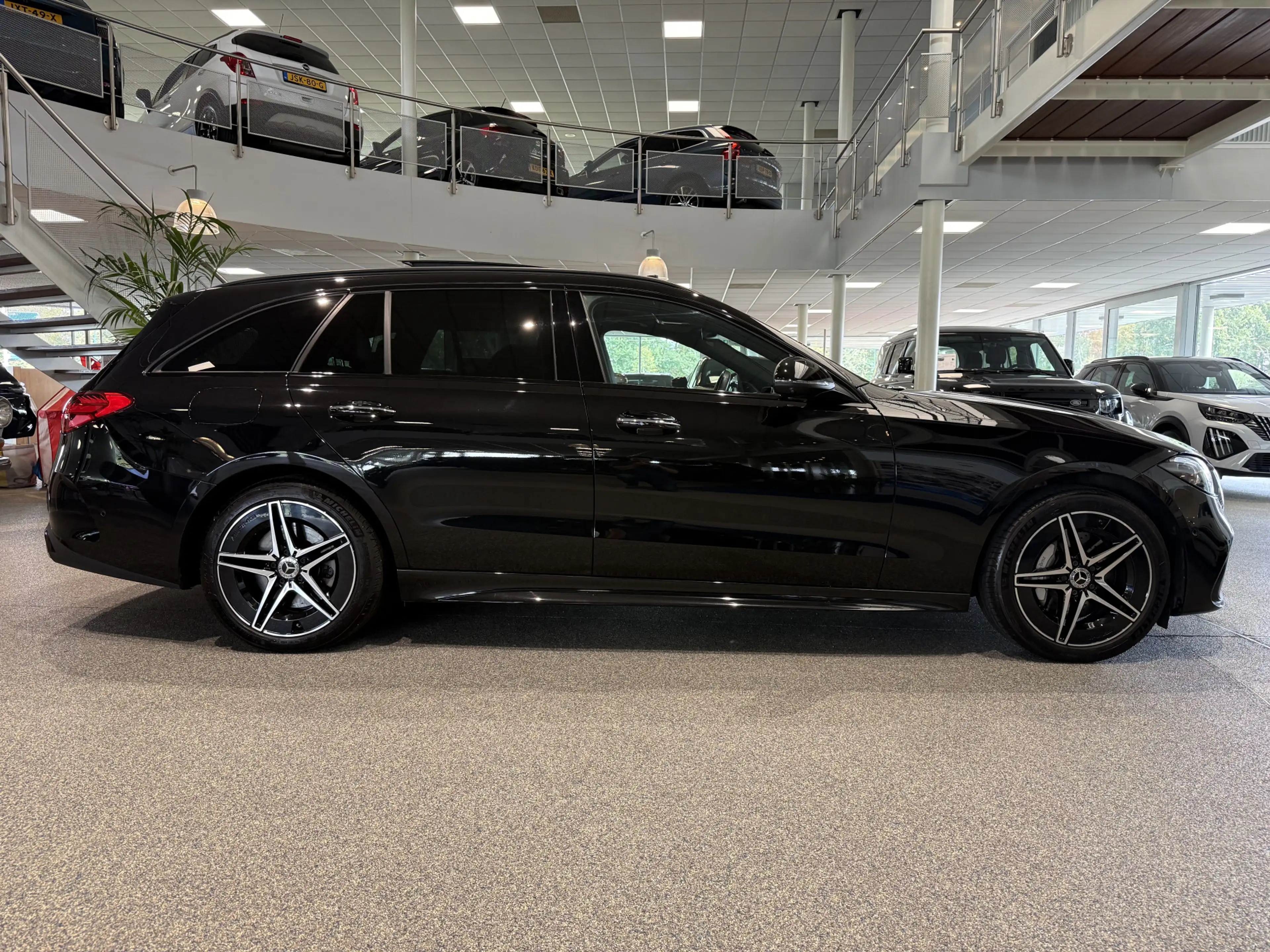 Mercedes-Benz C 300 Estate e AMG, Burmester, Massage, Vol optie! — photo 4