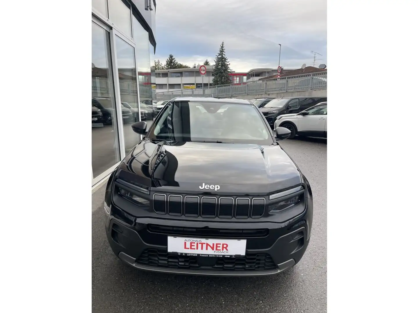Jeep Avenger Longitude Mild-Hybrid Schwarz - 2