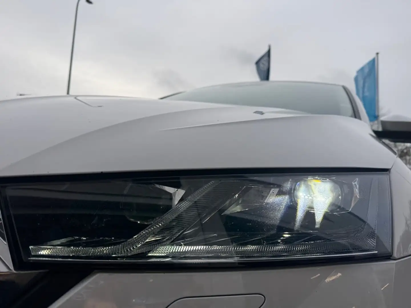 Skoda Octavia Combi 2,0 TDI DSG Weiß - 2