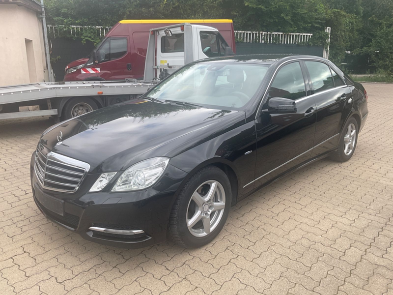 Mercedes-Benz E 220 CDI *NUR 51.000KM* *2 HAND* *LIMO* TÜV NEU