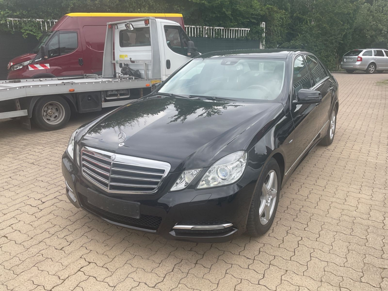 Mercedes-Benz E 220 CDI *NUR 51.000KM* *2 HAND* *LIMO* TÜV NEU — photo 2