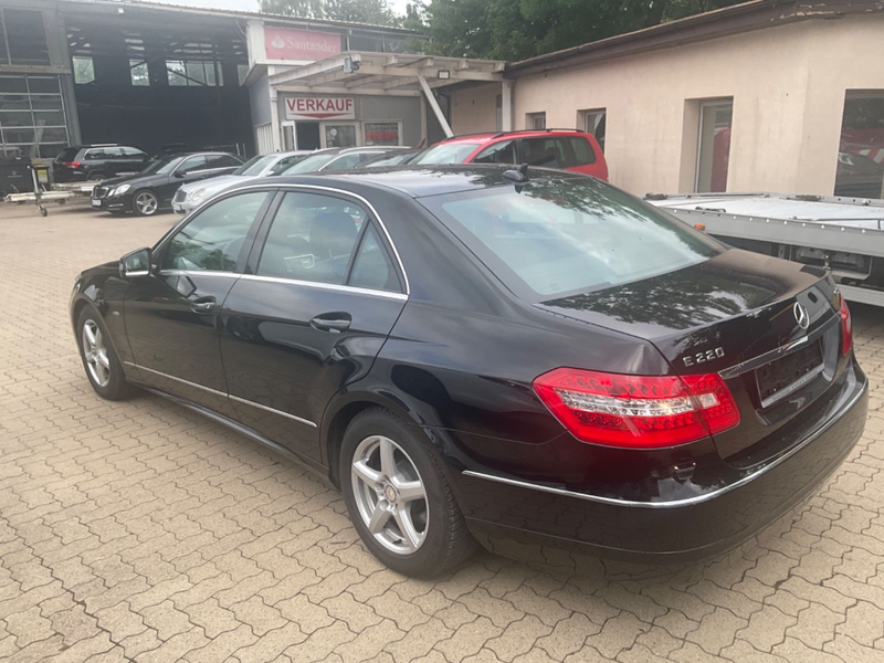 Mercedes-Benz E 220 CDI *NUR 51.000KM* *2 HAND* *LIMO* TÜV NEU — photo 9