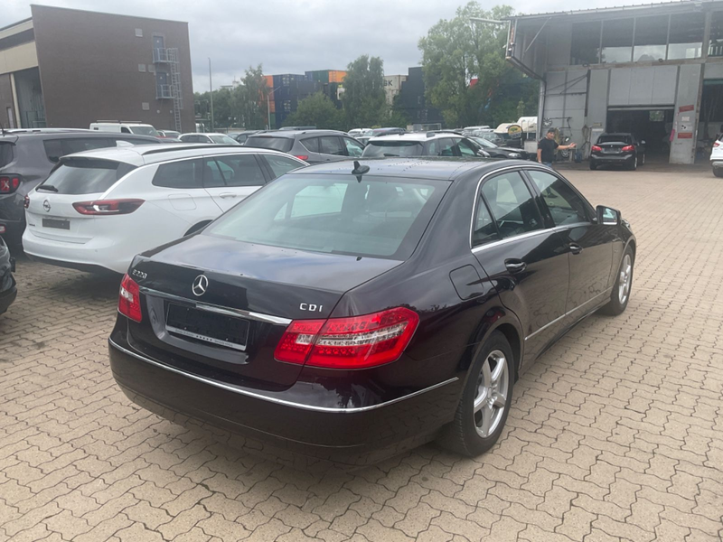 Mercedes-Benz E 220 CDI *NUR 51.000KM* *2 HAND* *LIMO* TÜV NEU — photo 6
