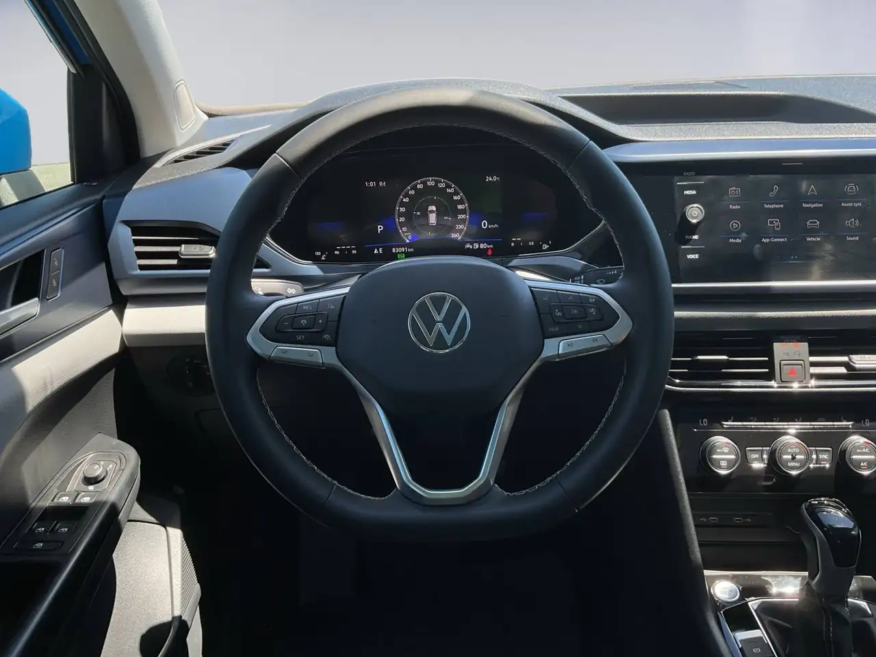 Volkswagen Taos photo Volkswagen Taos