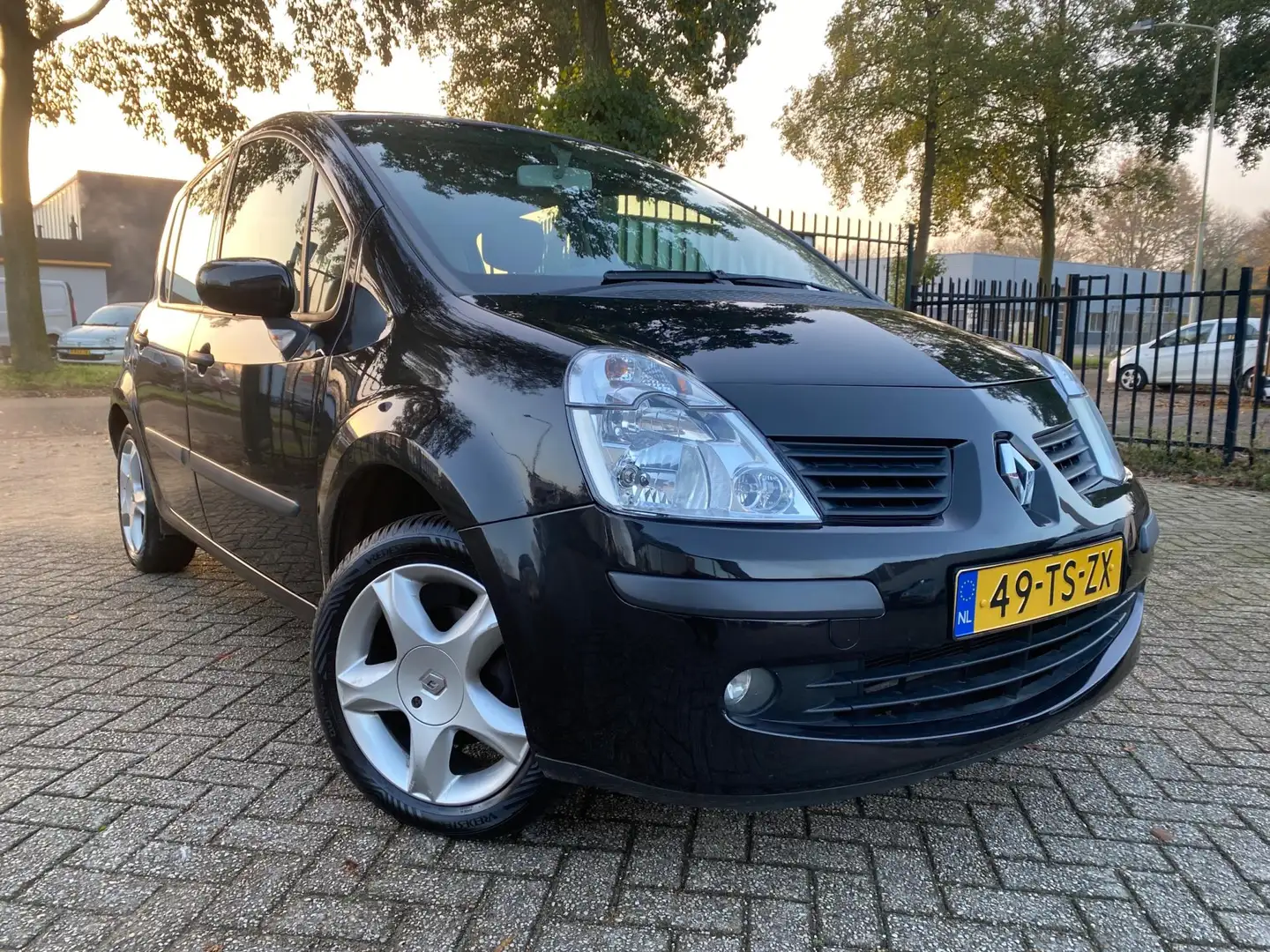 Renault Modus 1.4-16V Airco Alu velgen Electr pakket Zwart - 2