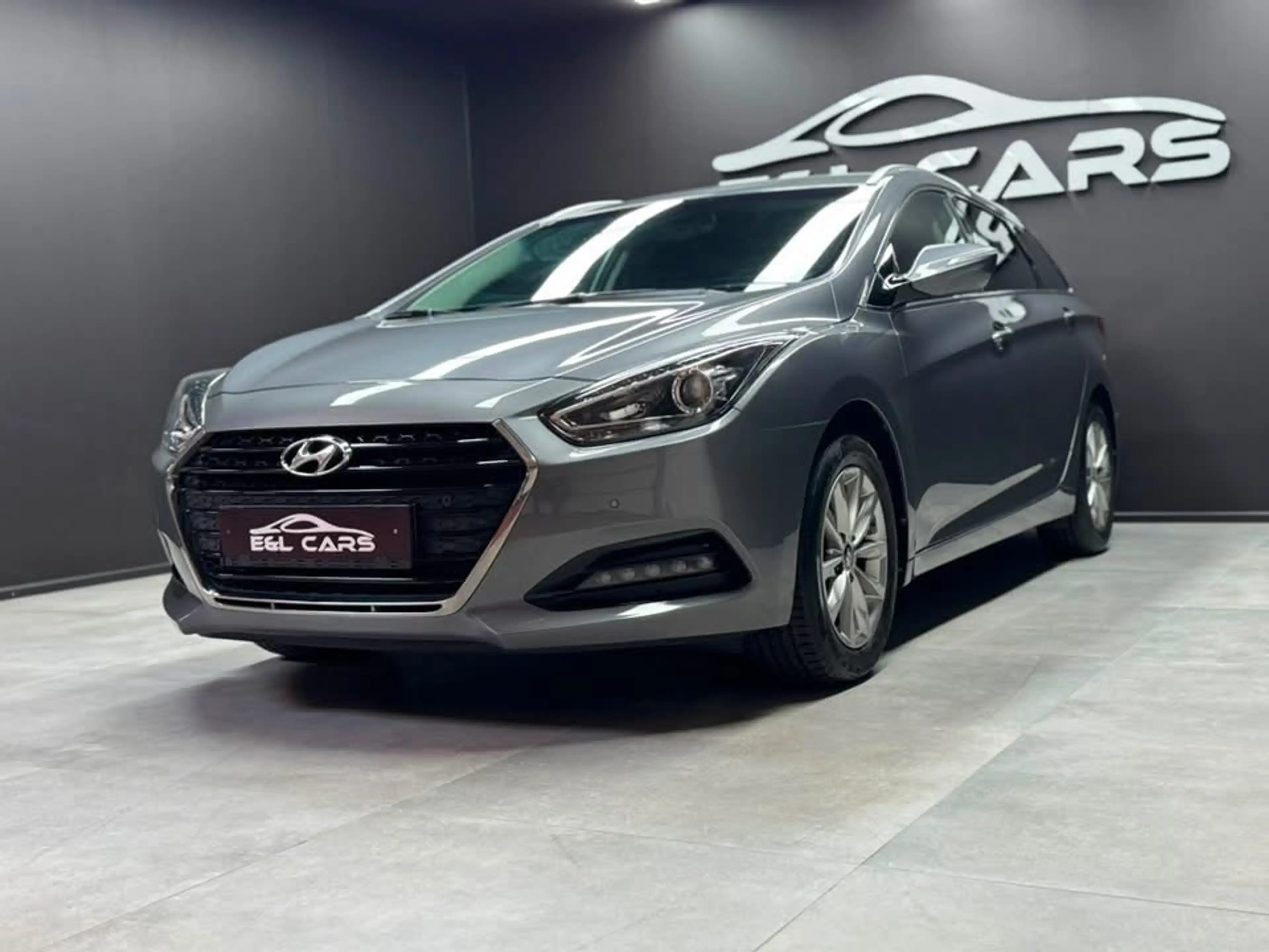 Hyundai i40 i40 SW 1.6 GDi **12 mois de garantie**