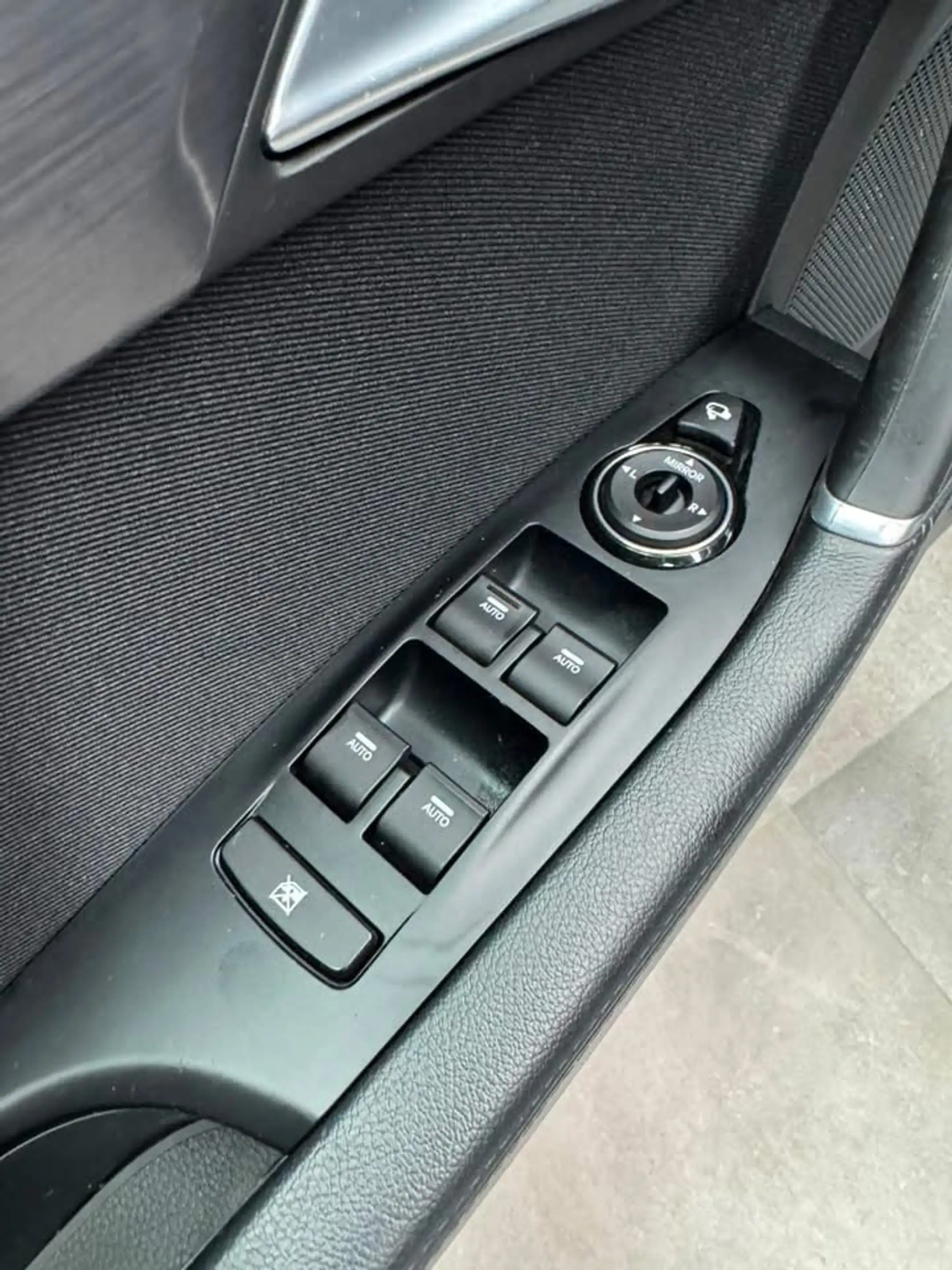 Hyundai i40 i40 SW 1.6 GDi **12 mois de garantie** — photo 9