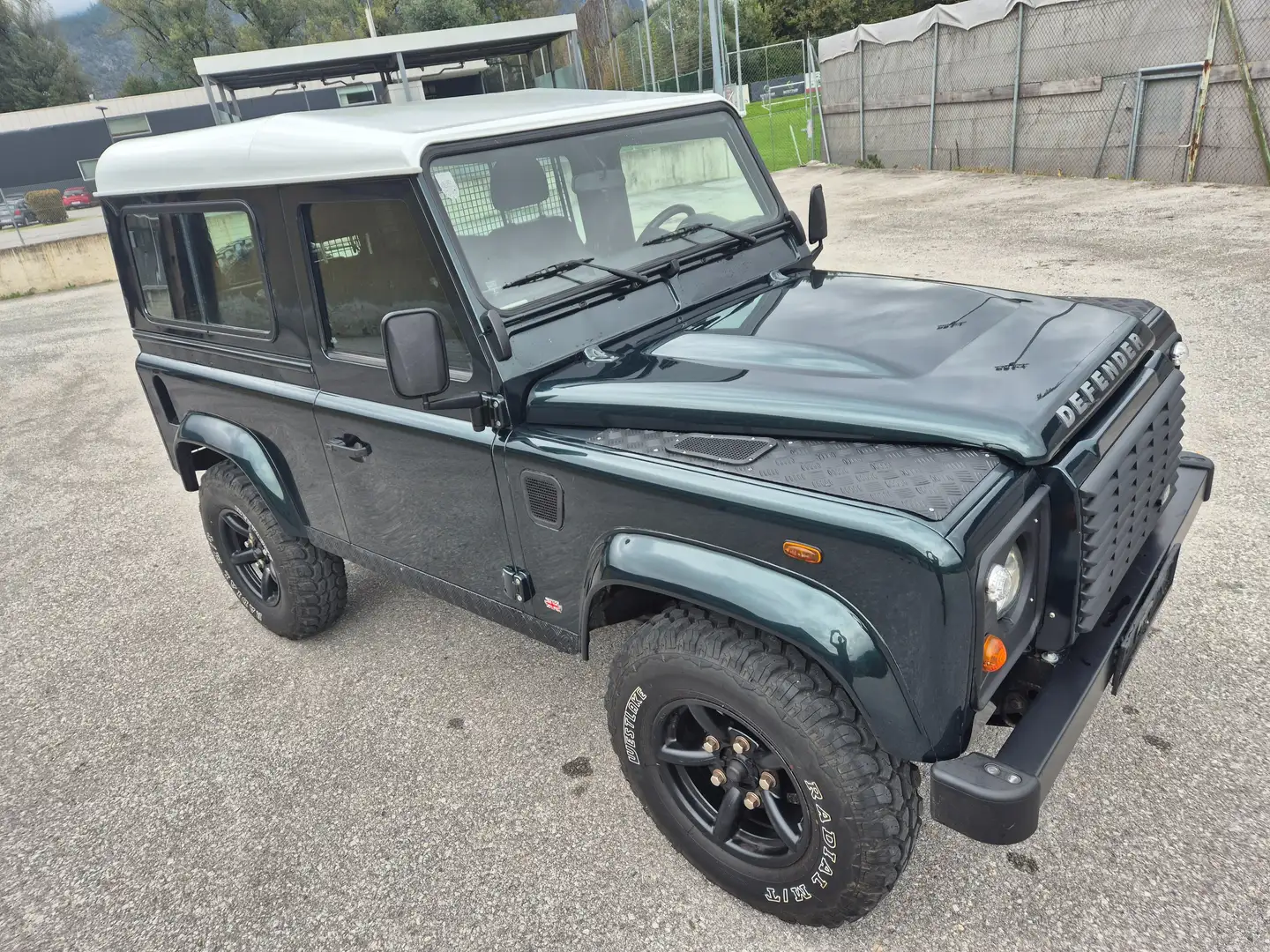 Land Rover Defender Defender 90" Station Wagon SE 2,2 SE Grün - 1