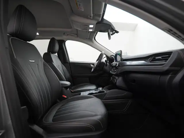 Ford Kuga view 3