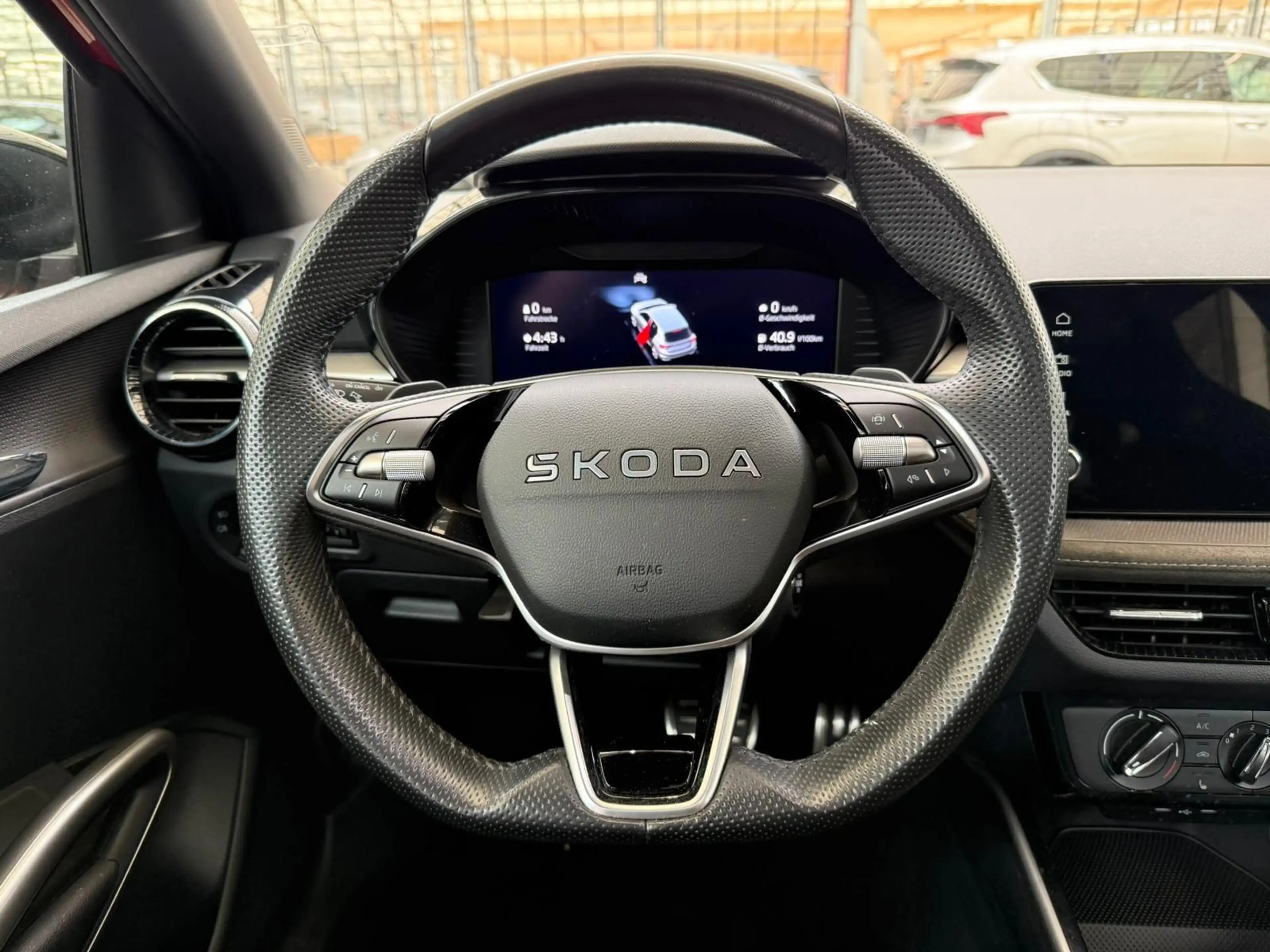 Skoda Fabia 1.5 TSI Selection  LED|Pano|SmartLink — photo 10