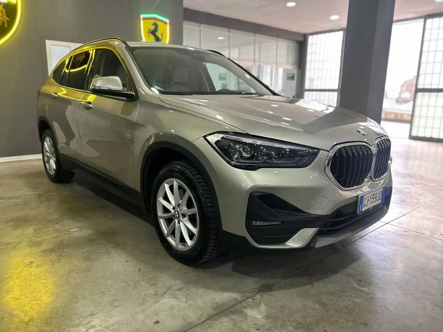 BMW X1 X1 sdrive18d auto *NAVI *PDC *PELLE Oro - 2