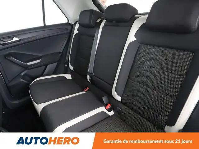 Volkswagen T-Roc view 14