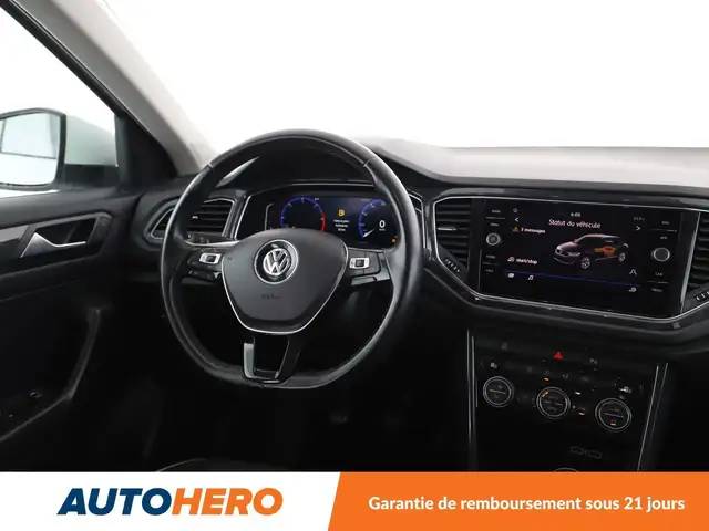 Volkswagen T-Roc view 13