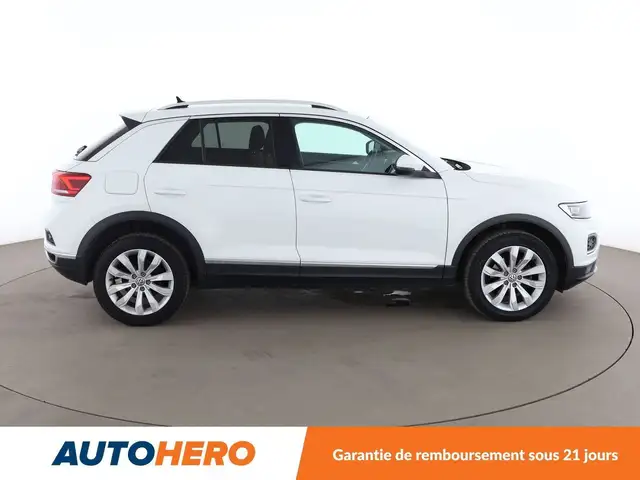 Volkswagen T-Roc view 7