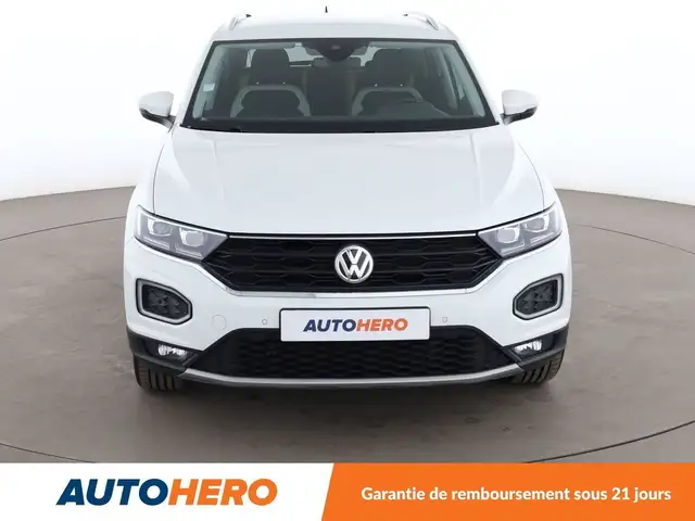 Volkswagen T-Roc view 9