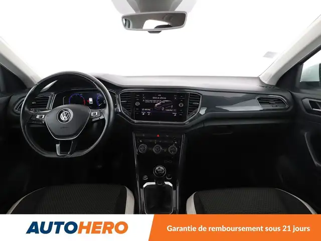 Volkswagen T-Roc view 12
