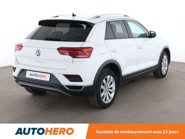 Volkswagen T-Roc view 6
