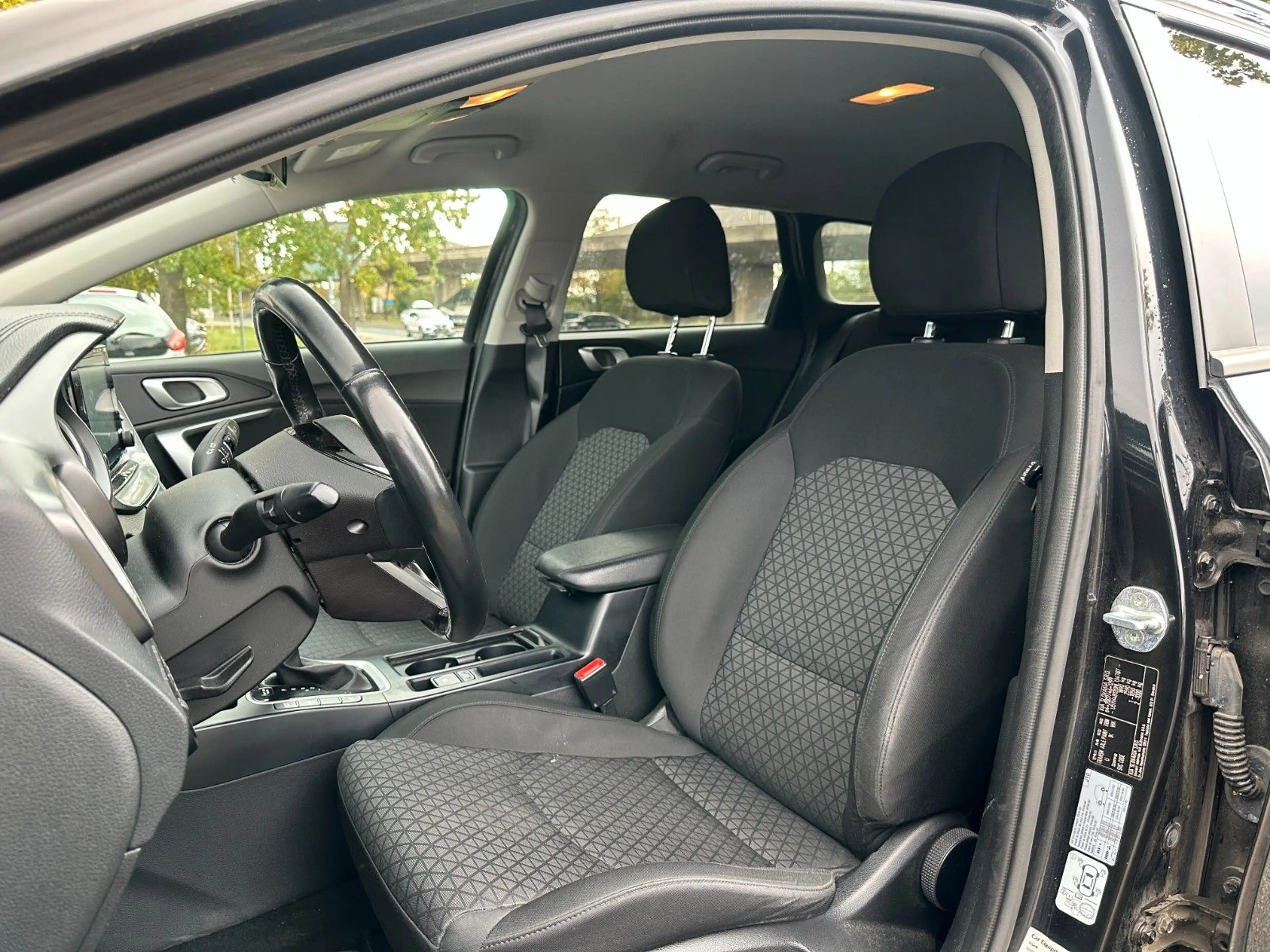 Kia Ceed / cee'd 1.0 T-GDI*Shz*Klima*Apple Carplay*Automatik — photo 6