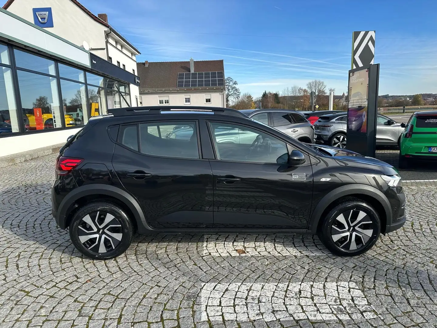 Dacia Sandero Stepway Expression TCe 90 Schwarz - 2