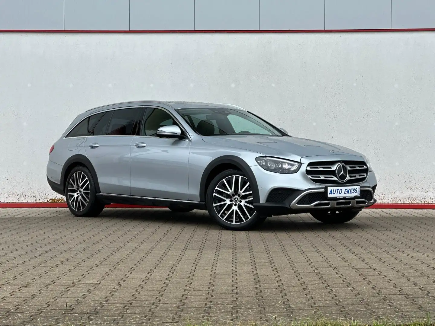 Mercedes-Benz E 400 E400 T 4Matic All-Terrain LED*DAB*AHK* Zilver - 1