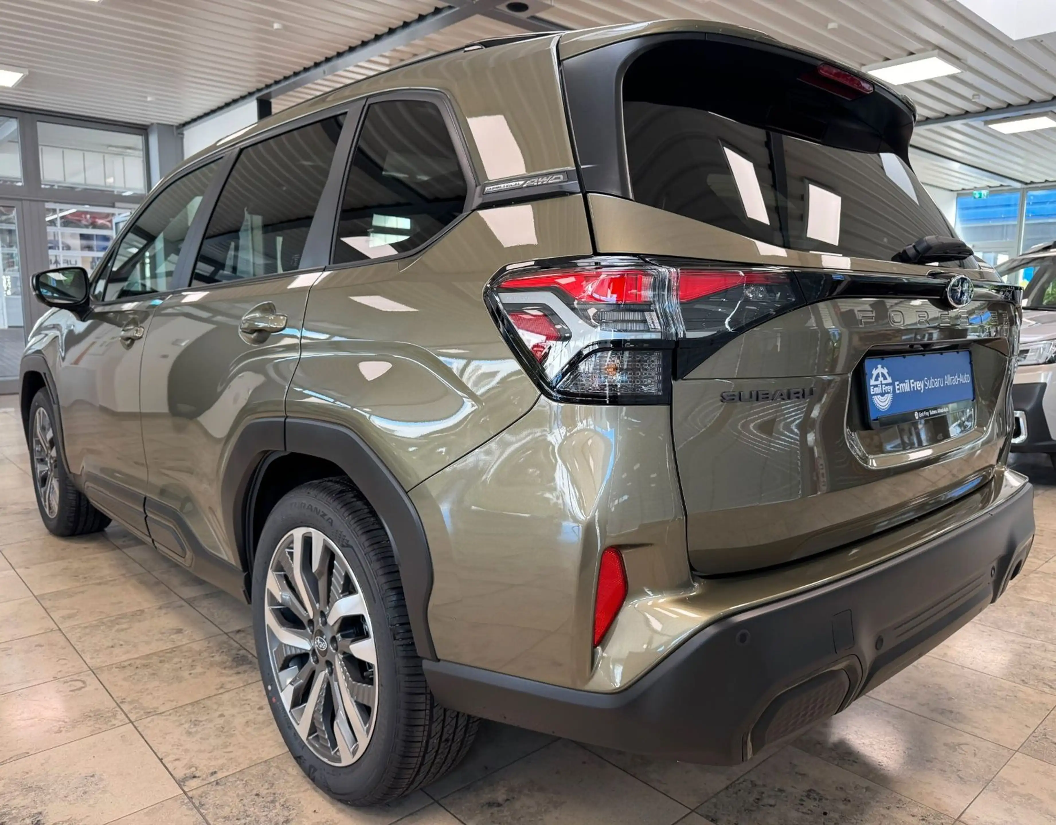 Subaru Forester 2.0 ie Platinum | LED | NAVI | LEDER — photo 3