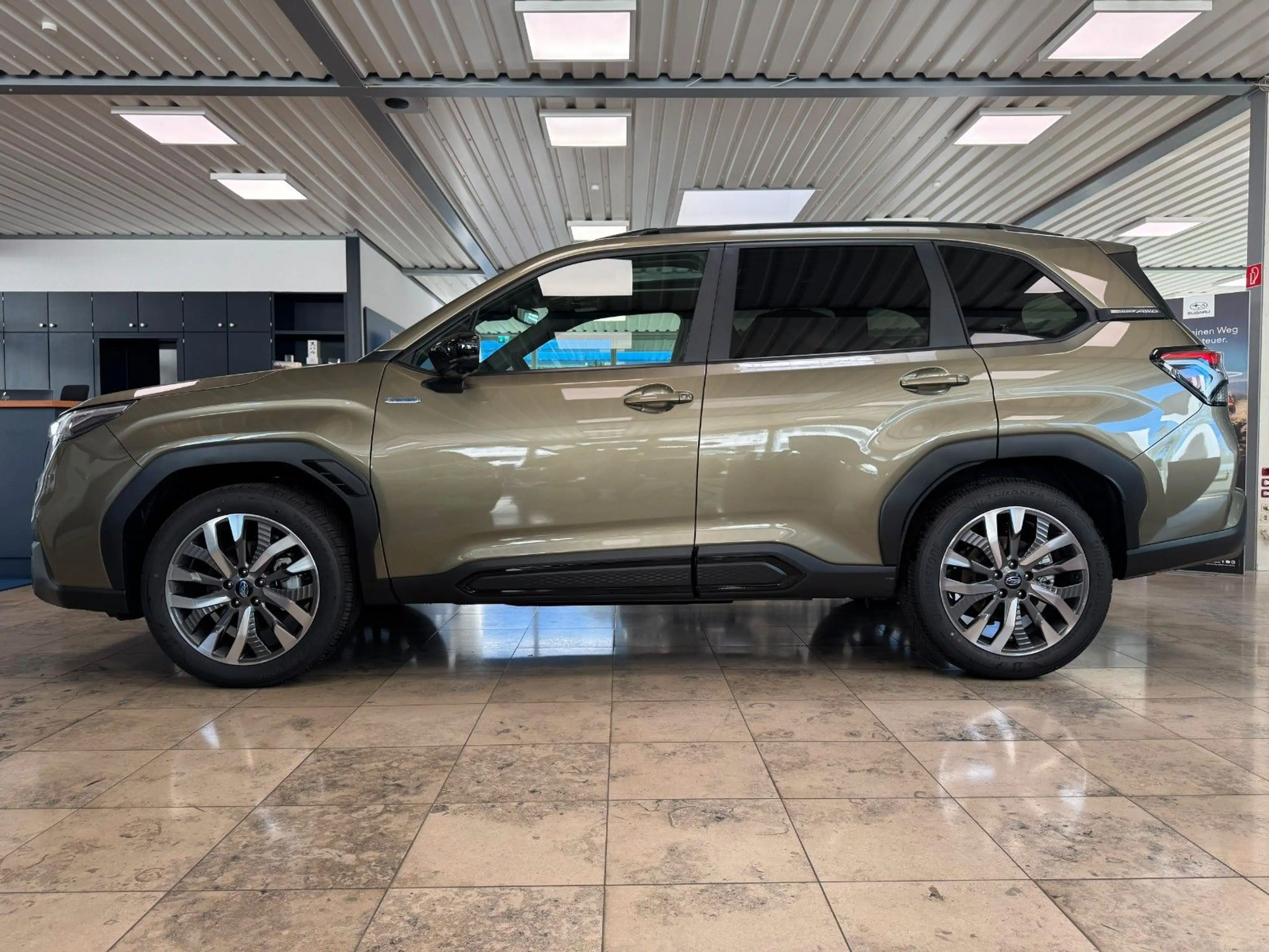 Subaru Forester 2.0 ie Platinum | LED | NAVI | LEDER — photo 2