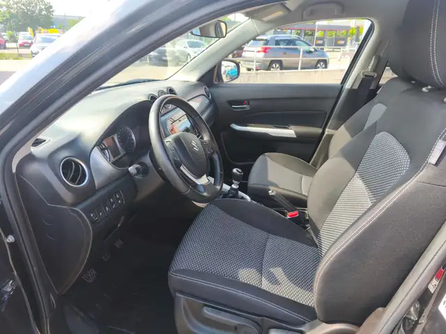Suzuki Vitara view 11