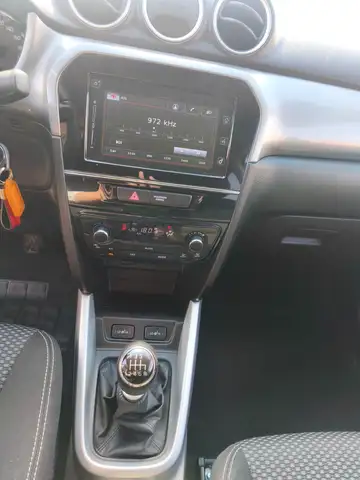 Suzuki Vitara view 13