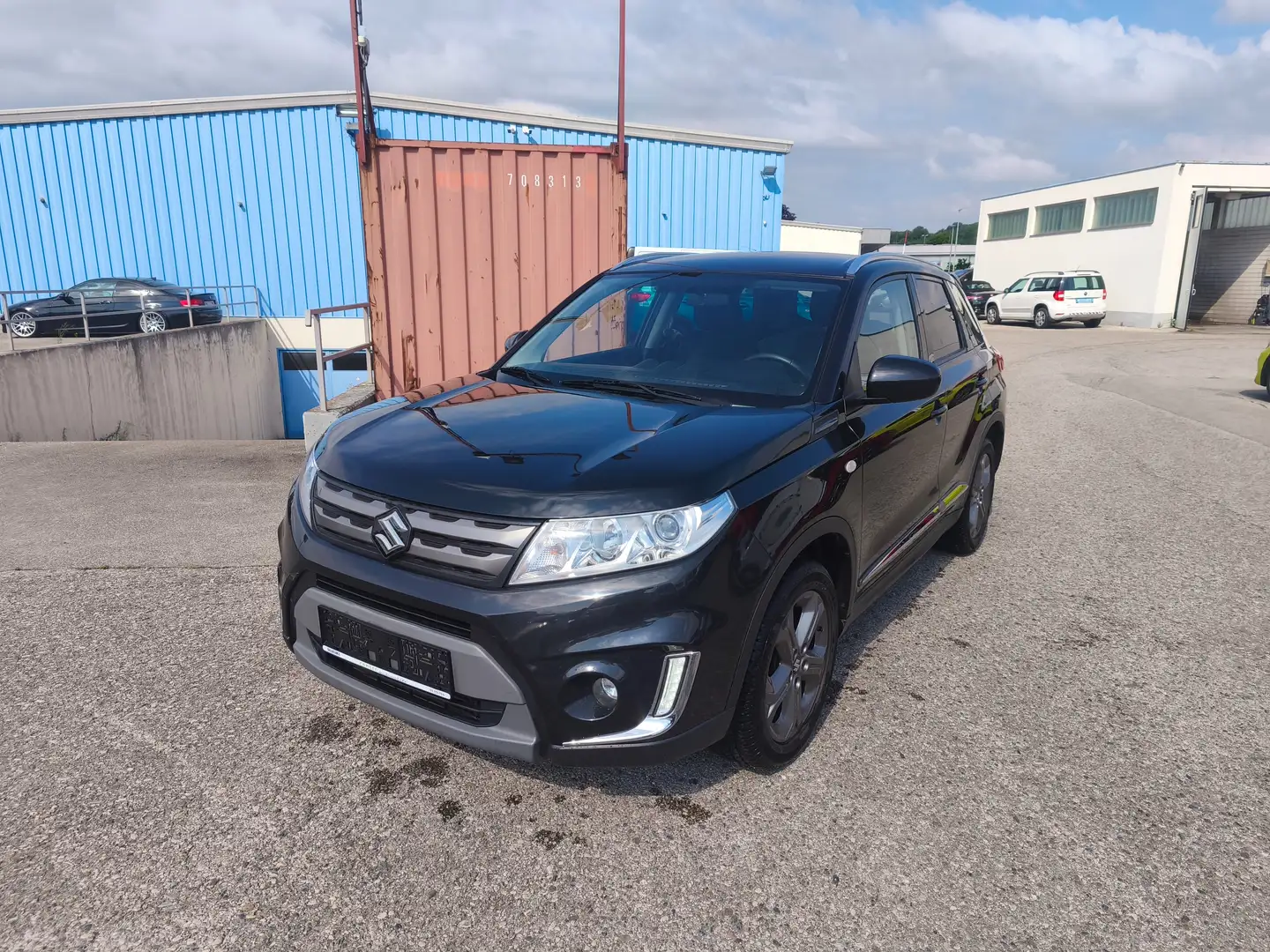 Suzuki Vitara 1.6 DDiS Shine 4WD + AHV + WKR Schwarz - 1