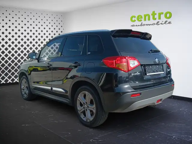 Suzuki Vitara view 3
