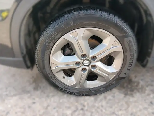 Suzuki Vitara view 8