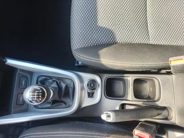 Suzuki Vitara view 12