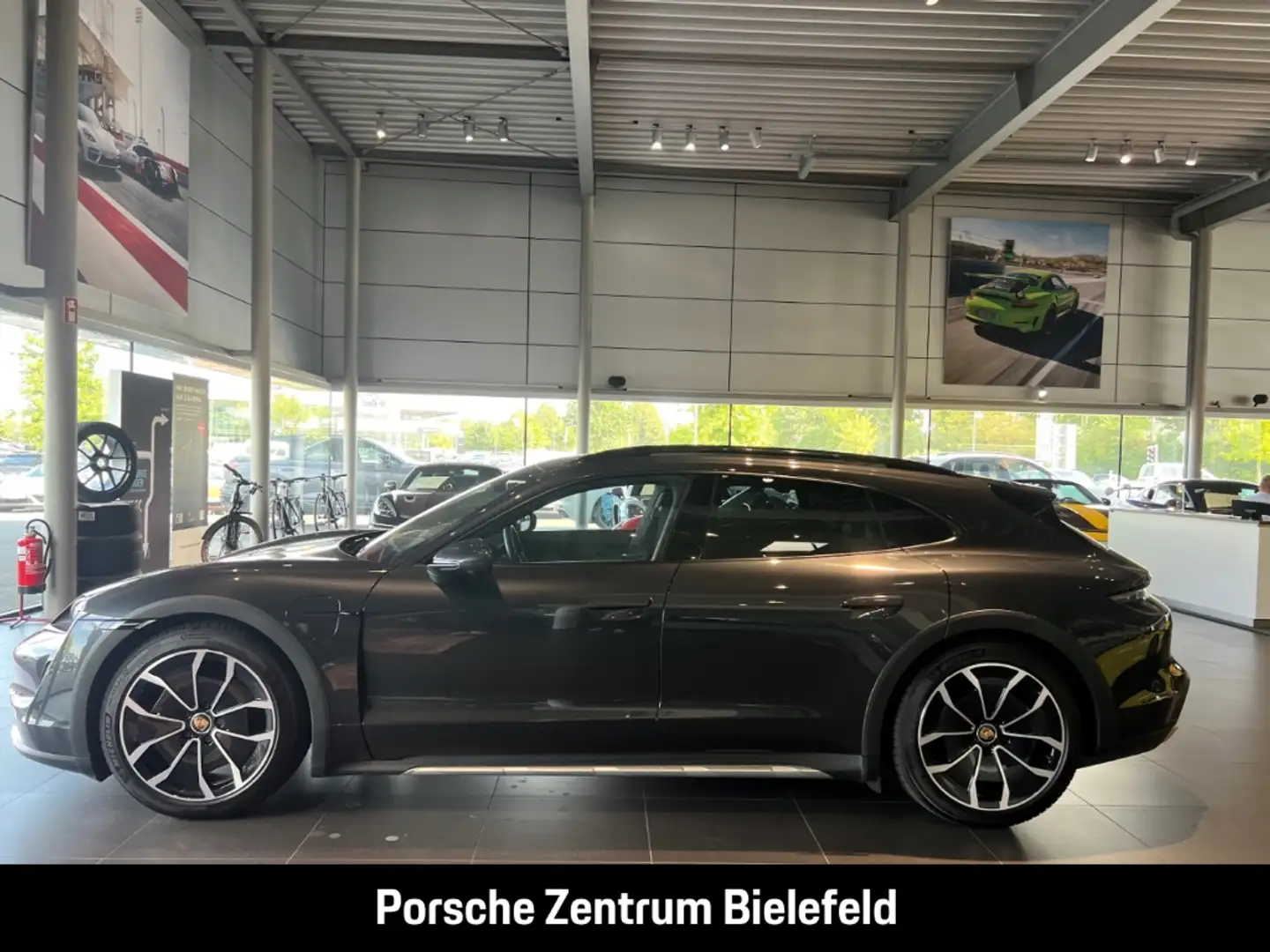 Porsche Taycan 4 Cross Turismo BOSE 20-Zoll Panoramadach Grau - 2