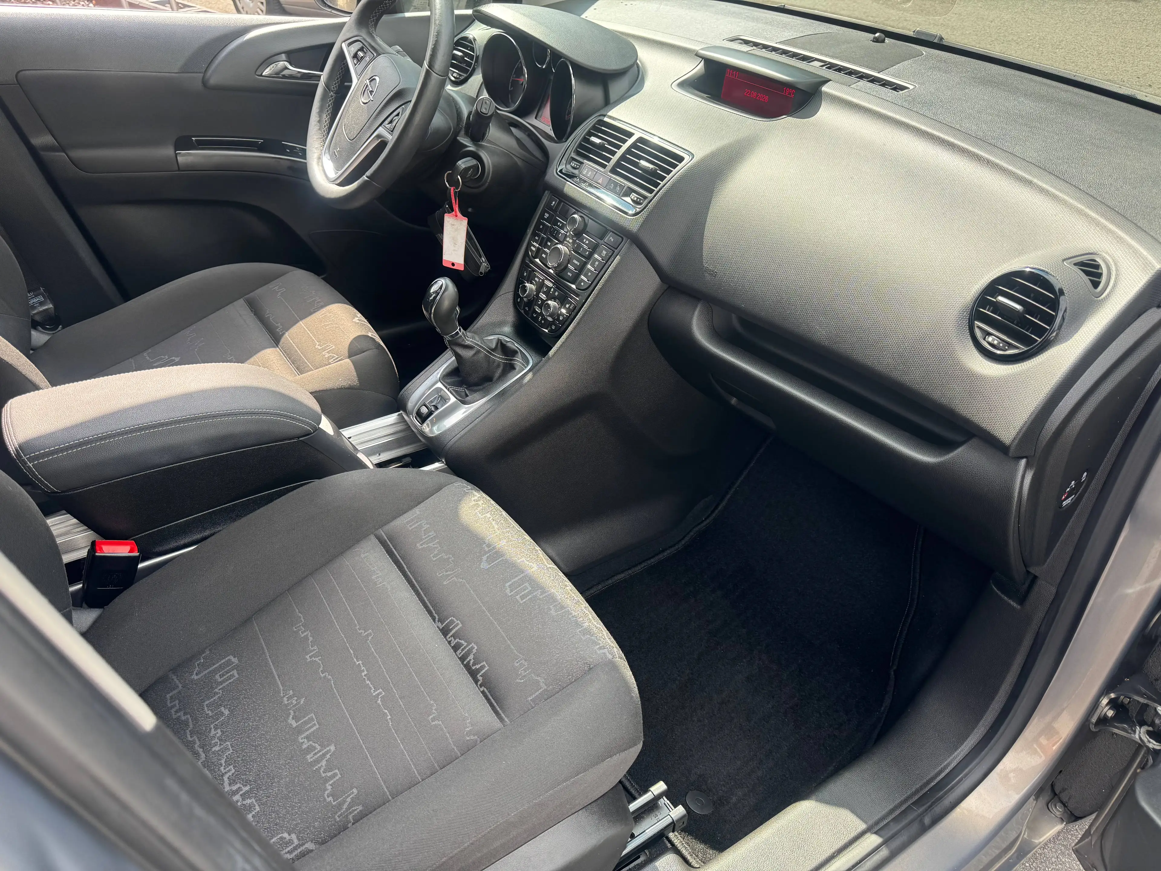 Opel Meriva Edition*1.HD*RENTNER*TÜV/INS/REIFEN NEU*SHZ*PDC*ALLWETTER*Fahrradträger* — photo 10