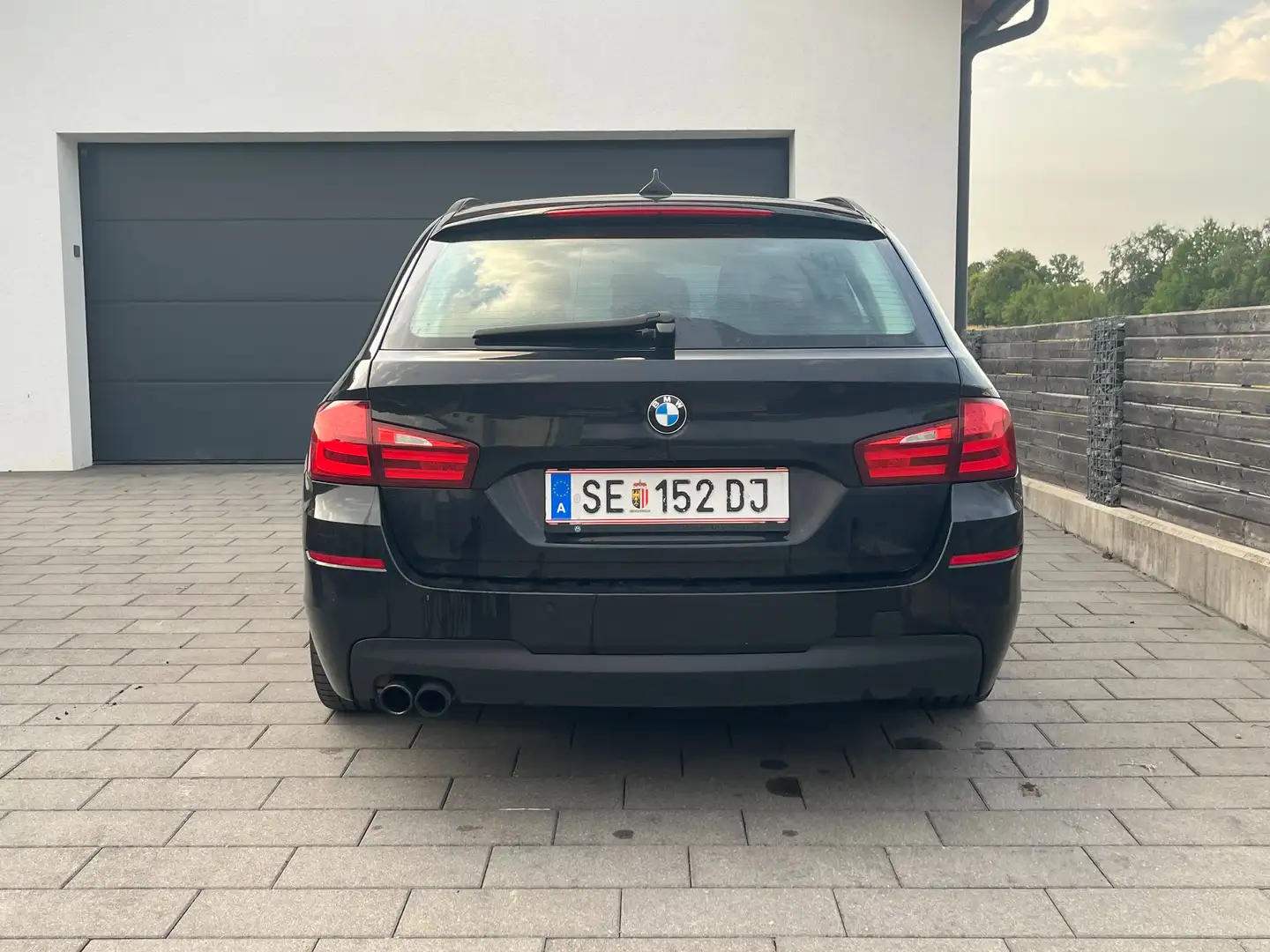 BMW 525 525d Touring Schwarz - 2