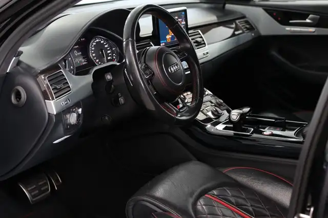 Audi S8 view 19