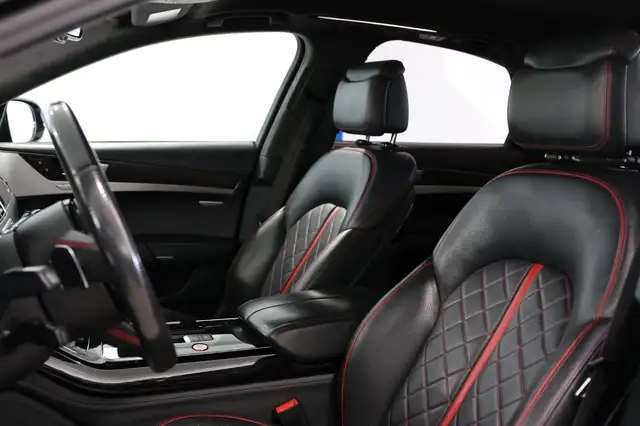 Audi S8 view 25