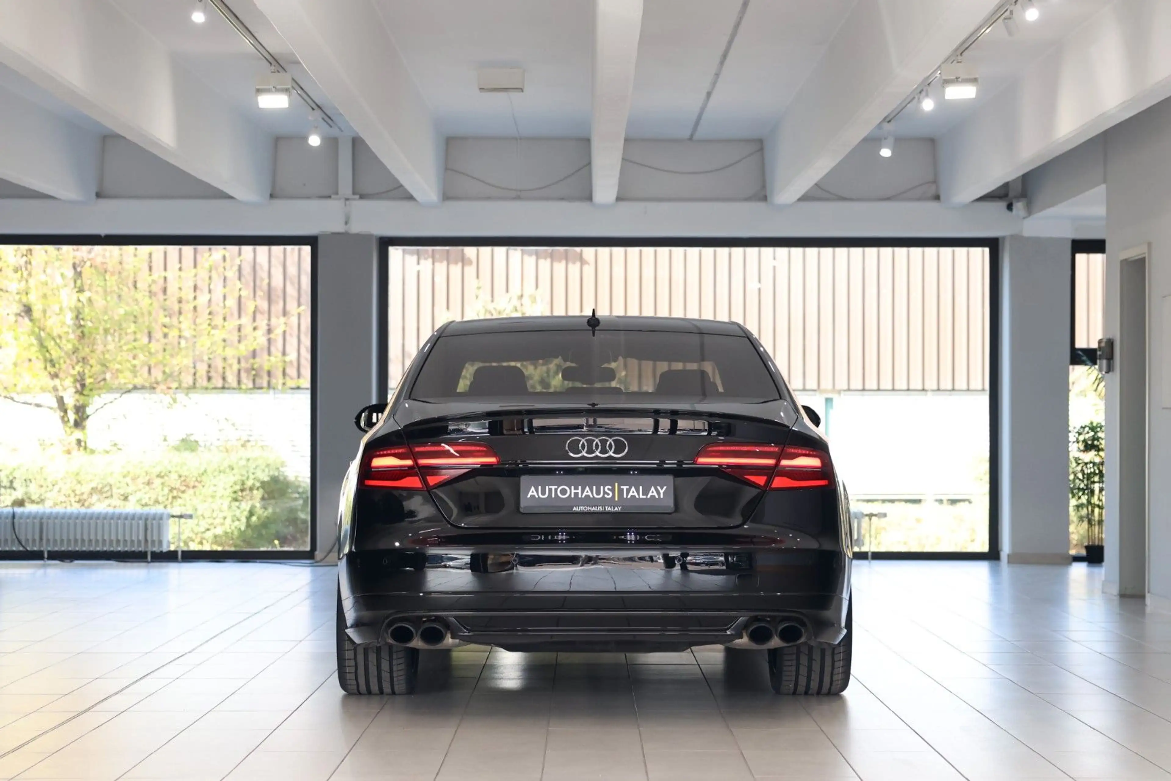 Audi S8 4.0 TFSI quattro plus Keramik*Mass.*Soft*Bose — photo 4