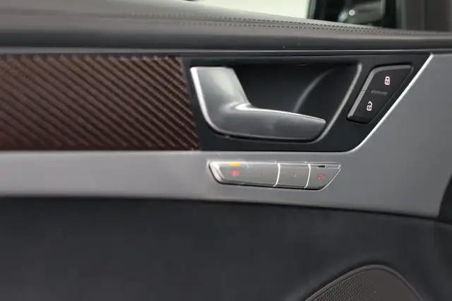Audi S8 view 12