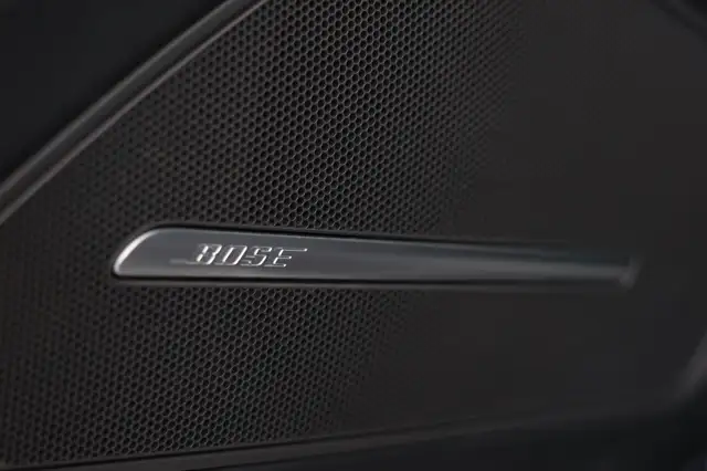 Audi S8 view 14