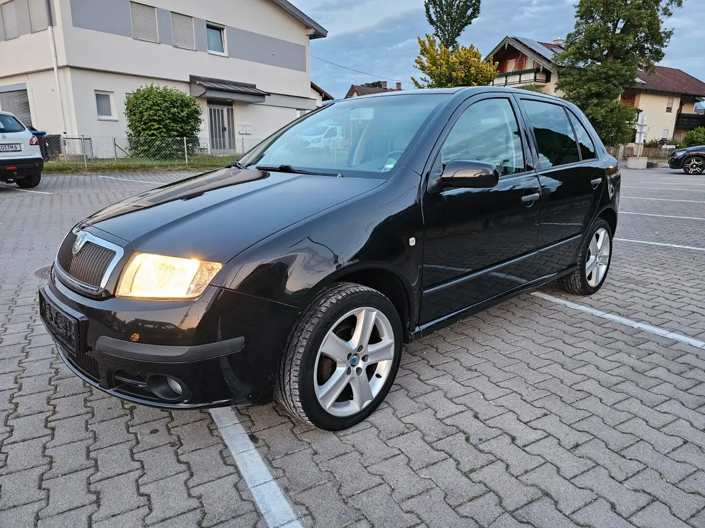 Skoda Fabia Celebration Lederausstattung  Tüv 04/24 SZ Schwarz - 2