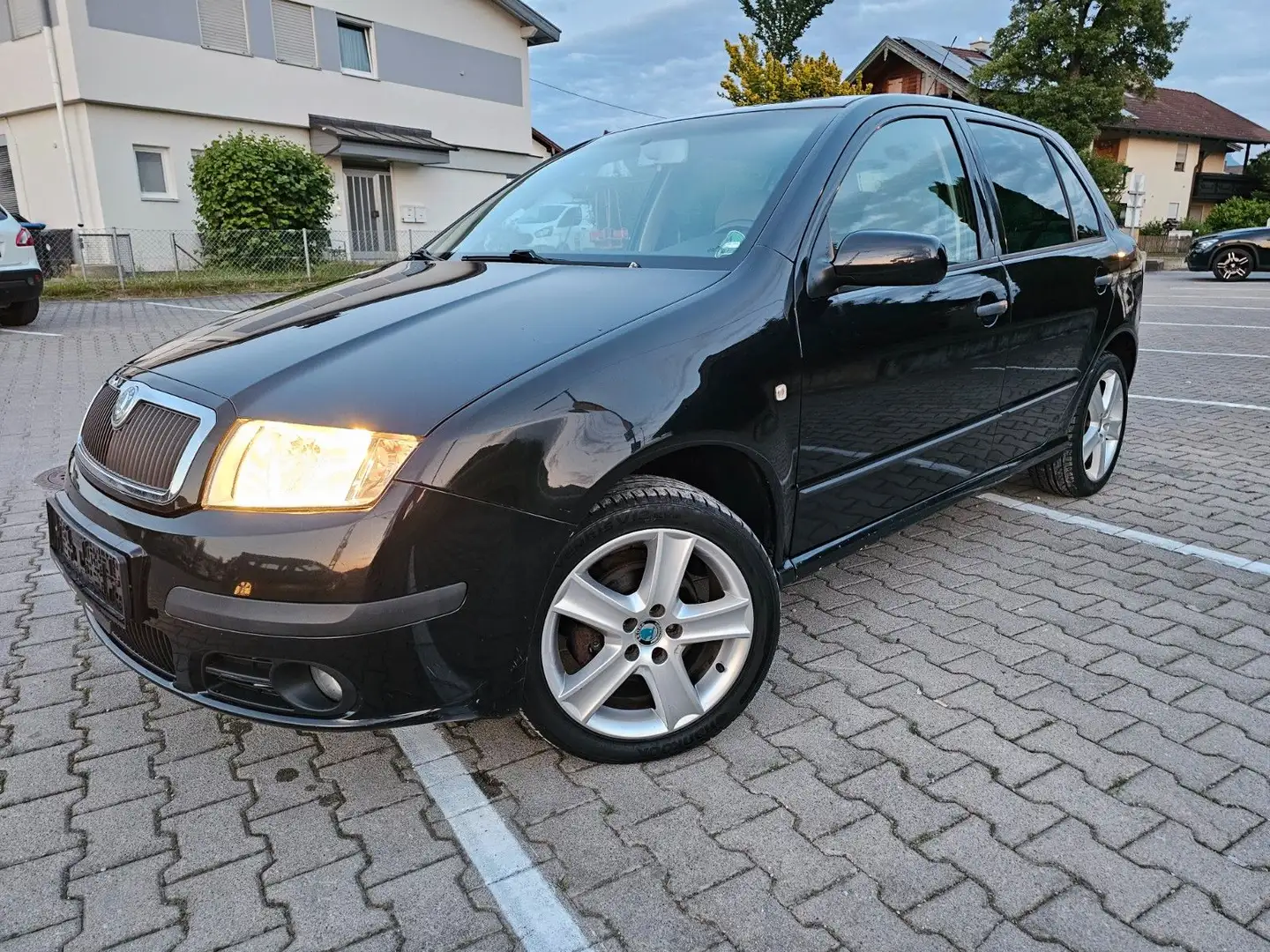 Skoda Fabia Celebration Lederausstattung  Tüv 04/24 SZ Schwarz - 1