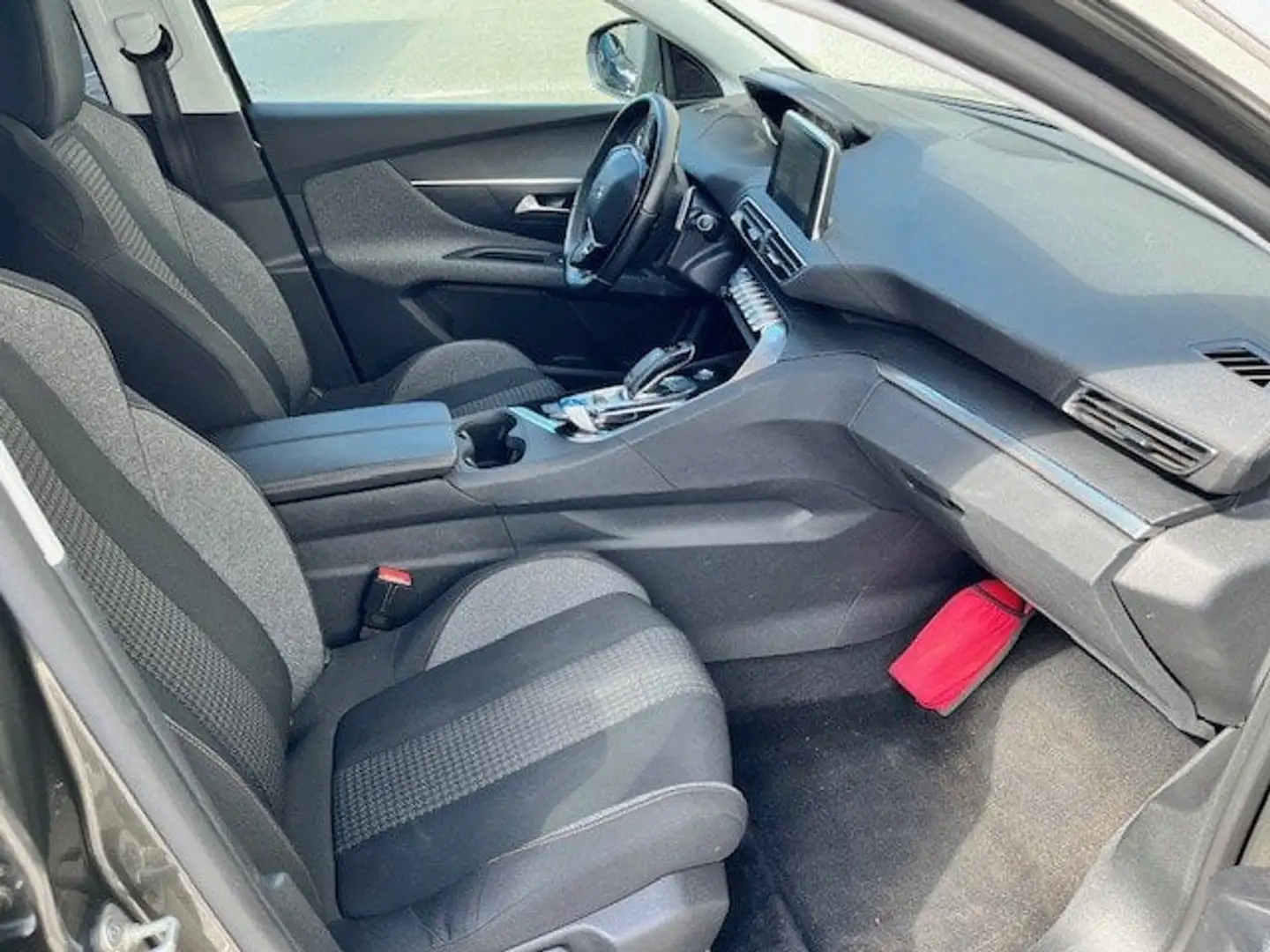 Peugeot 3008 *GPS*CAMERA*KEY LESS GO* 1.2 BENZ 130 PK EAT ALLU Grijs - 2