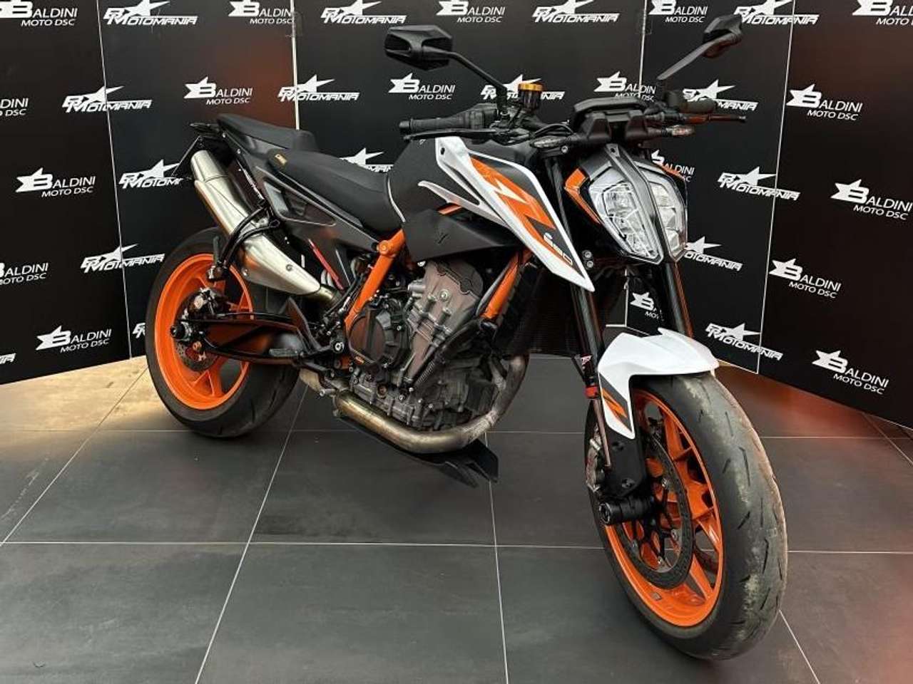 KTM 890 Duke R