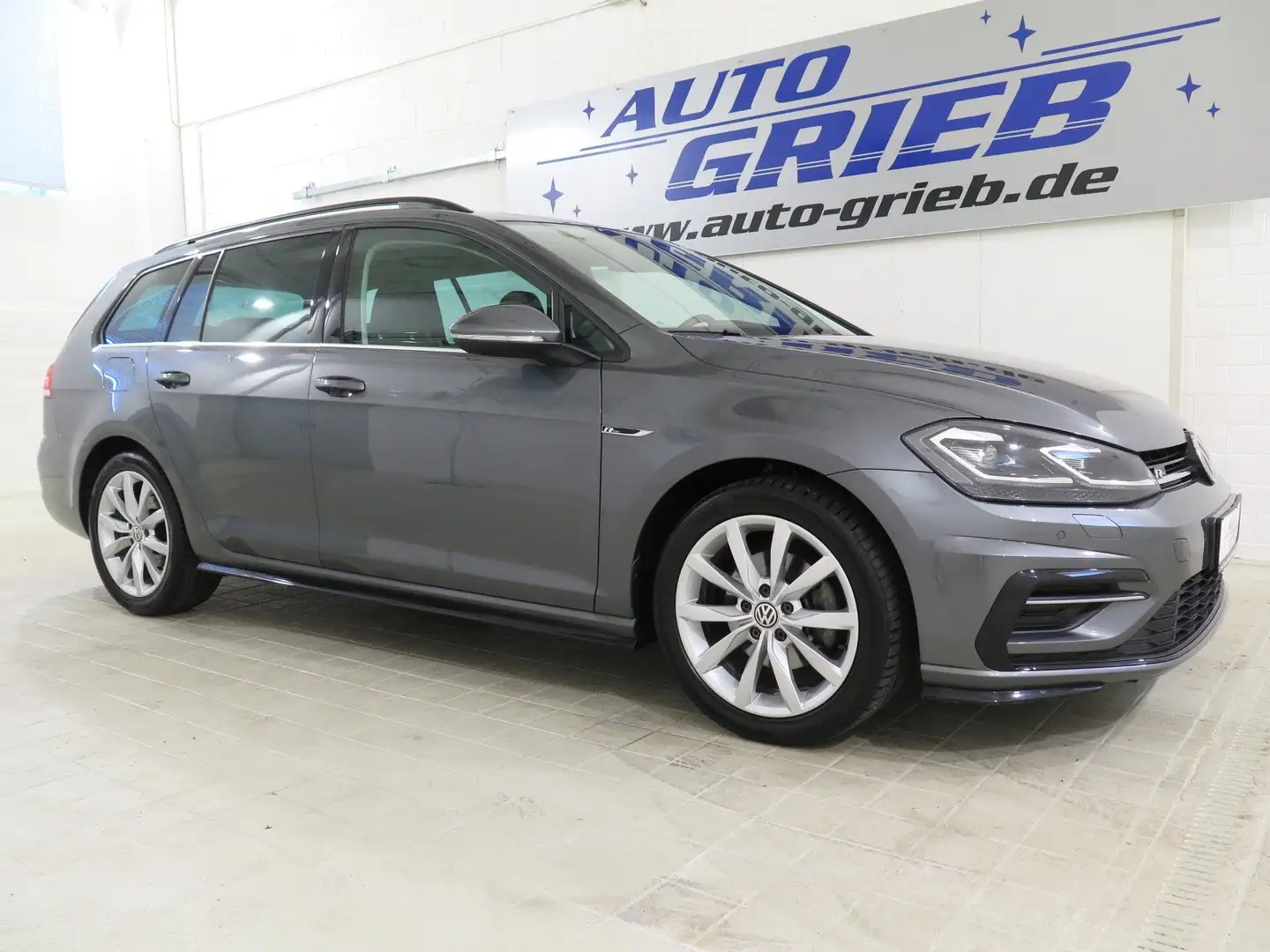 Volkswagen Golf Variant Highline BMT R-line, LED, App, Navi, Sportsitze Grijs - 1