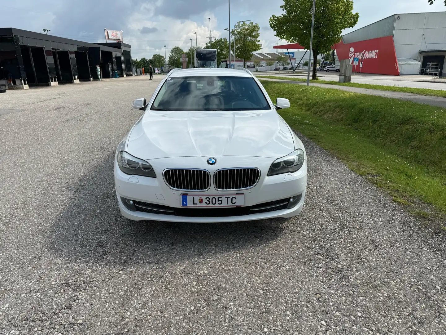 BMW 520 520d Touring Aut. Weiß - 1