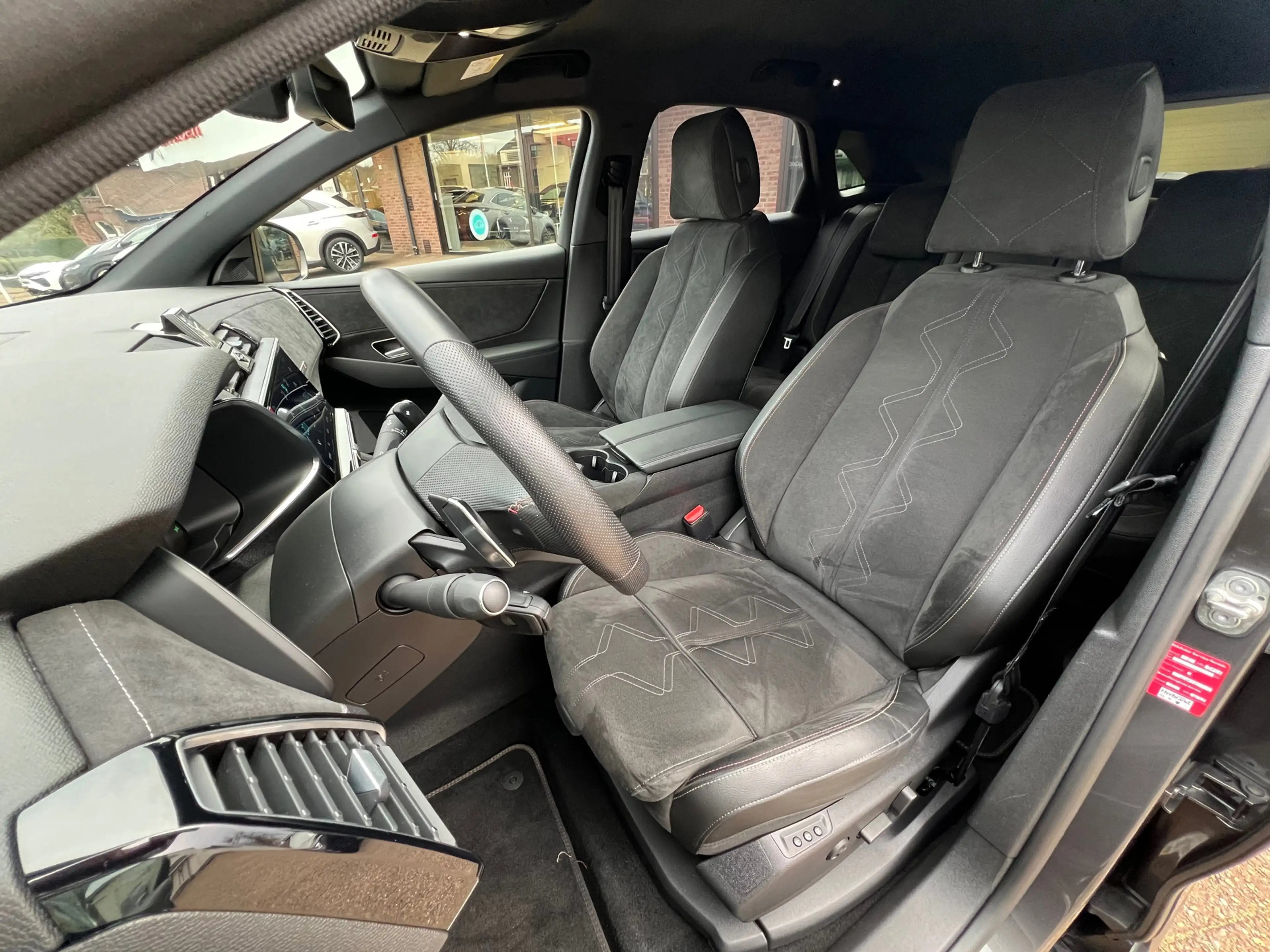 DS Automobiles DS 7 Crossback E-Tense 4x4 Be Chic 300 pk Navi-Camera-Alcantara — photo 8