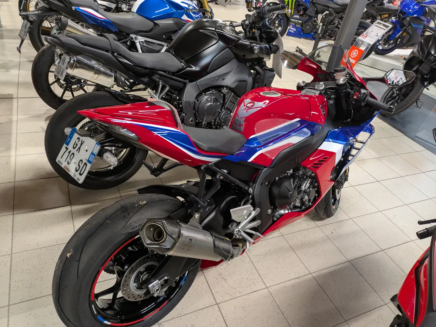 Honda Fireblade Weiß - 2
