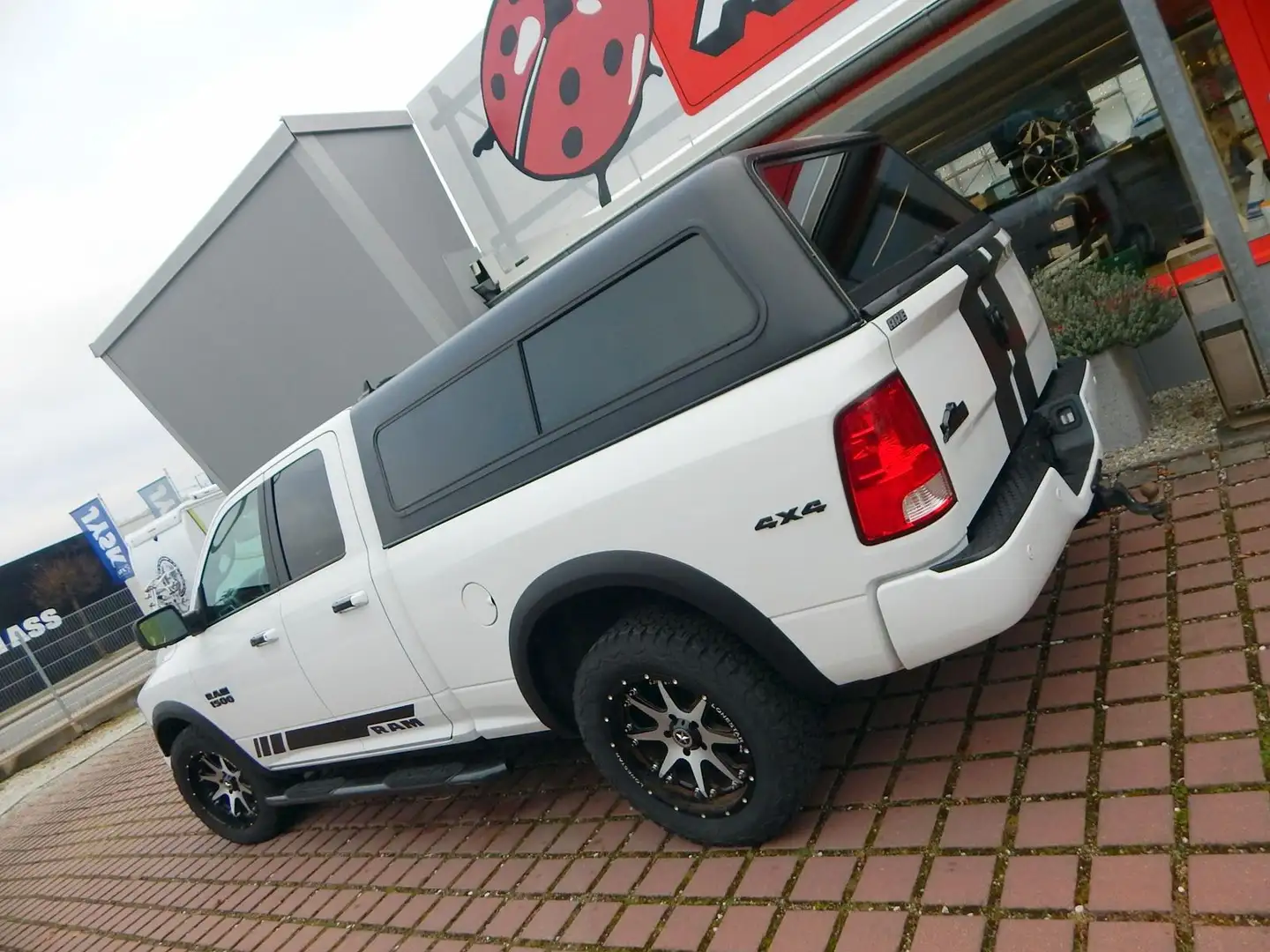 Dodge RAM 1500 Quad Cab LEDER NAVI LPG Bianco - 2