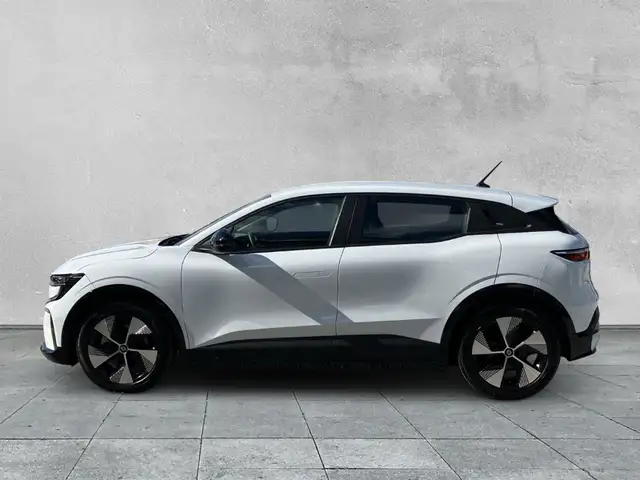 Renault Megane E-Tech view 2